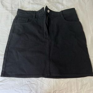 NWOT Wilfred black mini skirt size 6